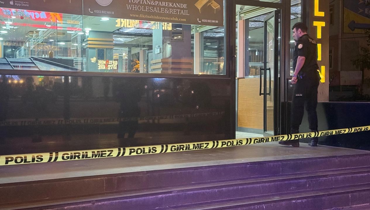 beylikduzunde kuyumcuya silahli saldiri S8g4lI1F