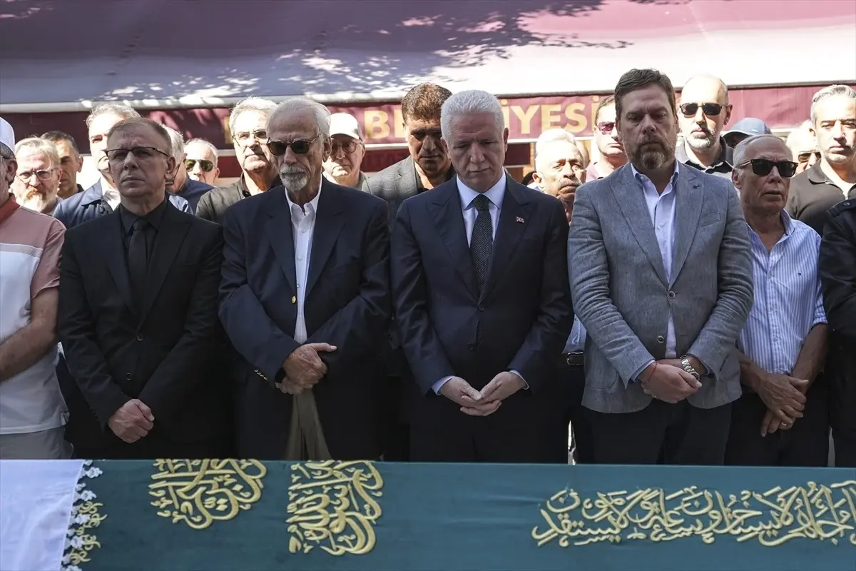 veysel karaninin torunu gulden samirin cenazesi istanbulda defnedildi XJhOIxYU