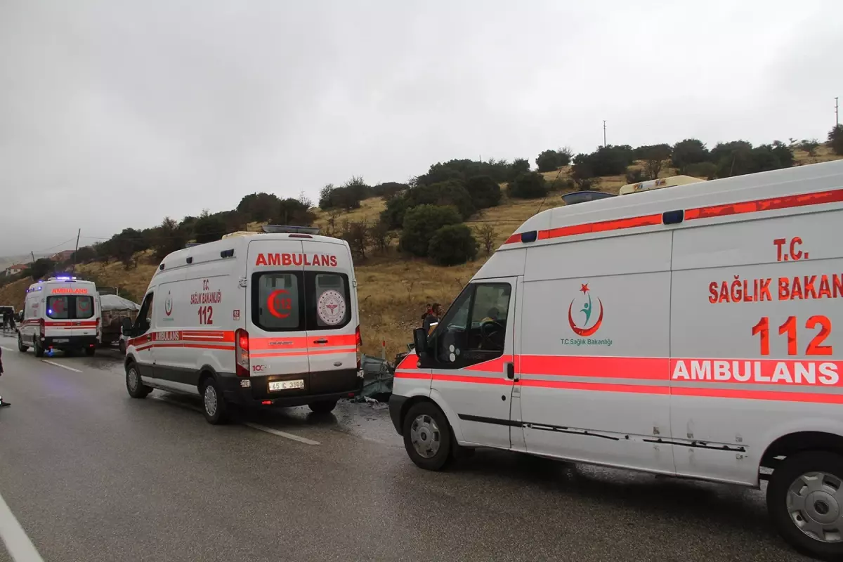 manisada feci kaza 1 bebek olu 5 yarali Wz3vN3AU.jpg