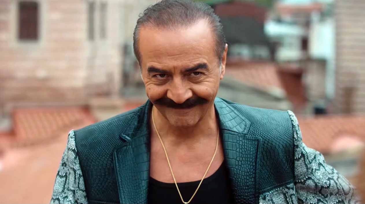 organize isler dizisinden ilk tanitim videosu geldi STXMRPIG.jpg