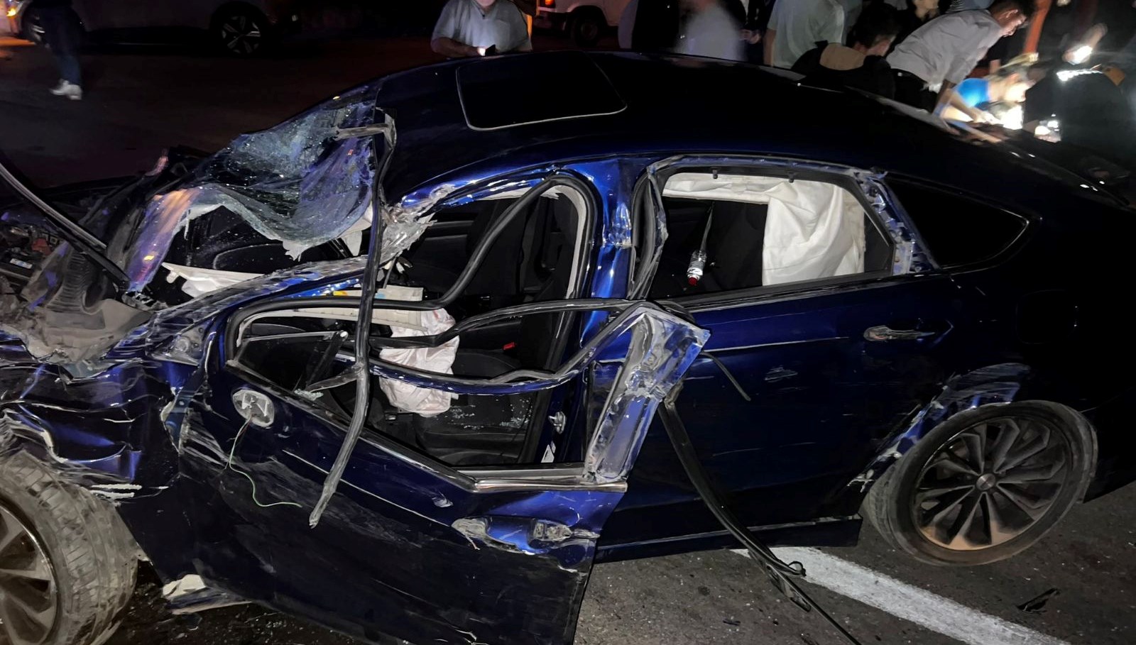 otomobil tira ok gibi saplandi J9EyBy1A