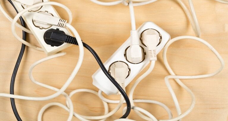 her-evde-metrelerce-var-gizlice-dinleme-yapabildigi-ortaya-cikti-QOCbhwNv