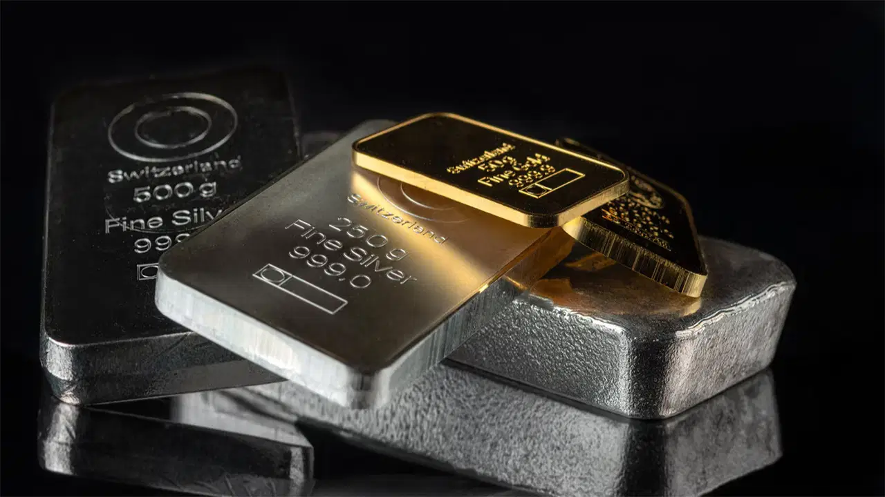 Altın hızla değer kaybederken gümüşte son durum ne? Küresel piyasalarda satış dalgası sürüyor