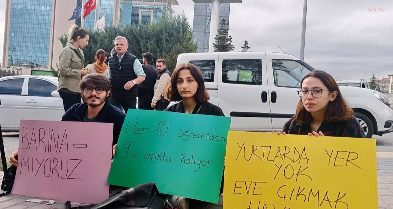 Gençler yurtsuz kaldı bütçe vakıflara aktı